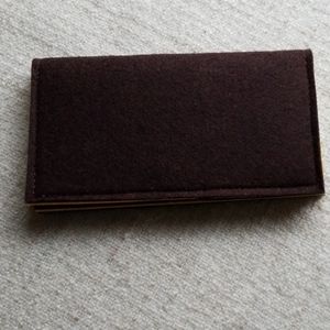 🎉 5/$15 | NWT! UNIQUE BOUTIQUE Felt Wallet